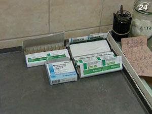 Щоб врятувати школяра від сказу, батькам довелось купити вакцину за власні кошти Щоб врятувати школяра від сказу, батькам довелось купити вакцину за власні кошти