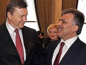 У Туреччині підписали угоду про безвізовий режим з Україною У Туреччині підписали угоду про безвізовий режим з Україною