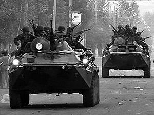 "Інтерфакс": У центр Москви їдуть солдати і бронетехніка "Інтерфакс": У центр Москви їдуть солдати і бронетехніка