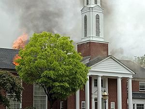 Американець отримав 14 років за підпал церкви афроамериканців Американець отримав 14 років за підпал церкви афроамериканців