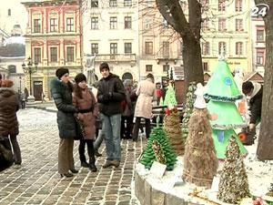 У Львові презентували ялинки, створені дітьми