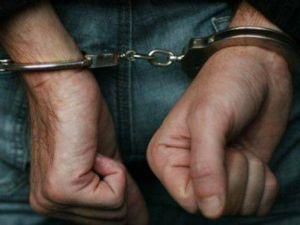 У московському метро затримали 10 осіб із заклеєними ротами У московському метро затримали 10 осіб із заклеєними ротами