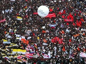 В Москві на мітинг проти результатів виборів зібрались 80 тисяч людей В Москві на мітинг проти результатів виборів зібрались 80 тисяч людей