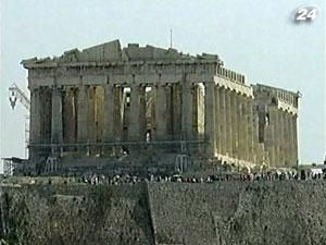 В Афинах сотни туристов не смогли попасть на Акрополь В Афинах сотни туристов не смогли попасть на Акрополь