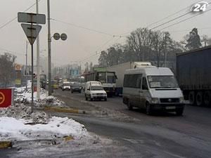 Українці у 2011 році істотно знизили споживання пального Українці у 2011 році істотно знизили споживання пального