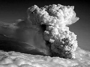 В Индонезии снова произошло извержение вулкана Локон В Индонезии снова произошло извержение вулкана Локон