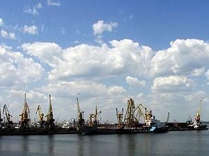 У Херсоні горів корабель з 45 тоннами дизпалива на борту У Херсоні горів корабель з 45 тоннами дизпалива на борту