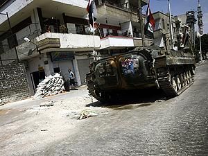 Сирія: Перед приїздом спостерігачів із Хомсу виводять танки