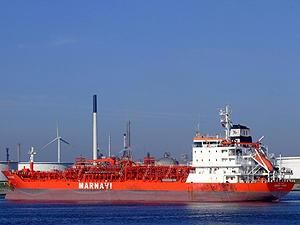 Пираты захватили итальянский танкер с 5 украинцами на борту Пираты захватили итальянский танкер с 5 украинцами на борту