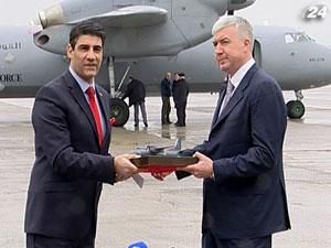 Украина отправила в Ирак второй многоцелевой самолет АН-32 Украина отправила в Ирак второй многоцелевой самолет АН-32