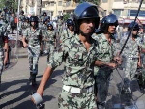 В Египте суд запретил проверять задержанных женщин на девственность В Египте суд запретил проверять задержанных женщин на девственность