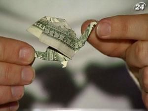 Социологи: Украинцы хотят найти под елкой деньги Социологи: Украинцы хотят найти под елкой деньги