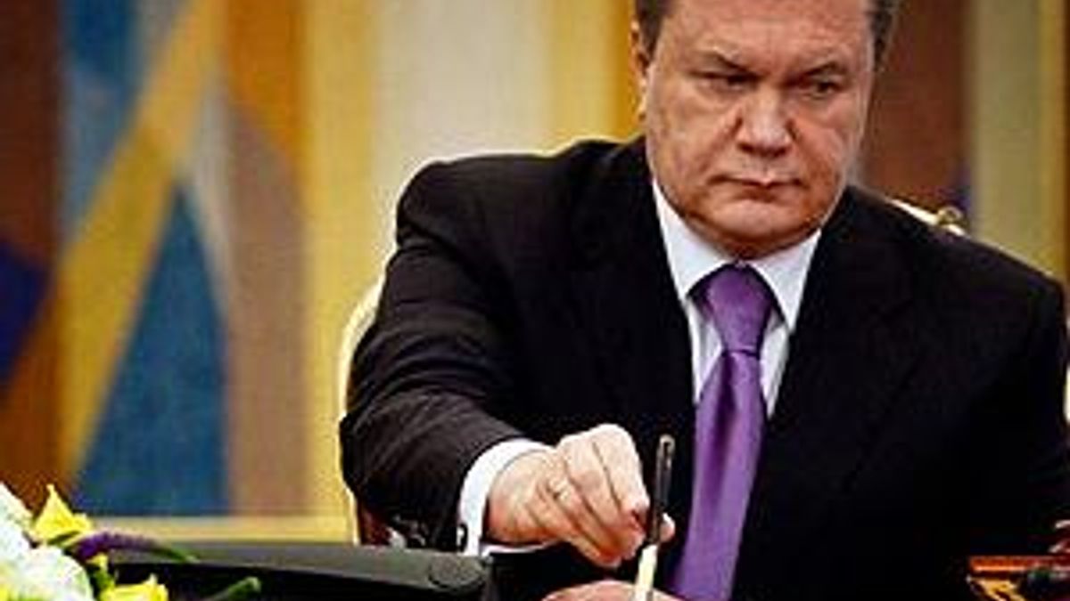 Янукович підписав Держбюджет-2012