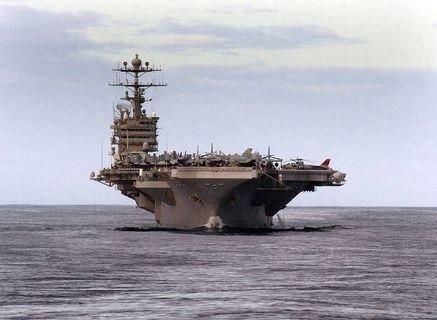 В район учений иранского флота прибыл американский авианосец В район учений иранского флота прибыл американский авианосец