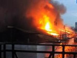 Росія: Для ліквідації пожежі на атомній субмарині її почали підтоплювати Росія: Для ліквідації пожежі на атомній субмарині її почали підтоплювати