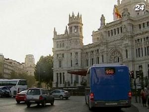 Правительство Испании планирует урезать расходы почти на треть Правительство Испании планирует урезать расходы почти на треть