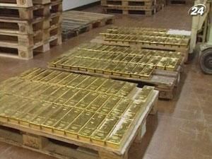 Цены на золото достигли минимального значения за последние полгода Цены на золото достигли минимального значения за последние полгода