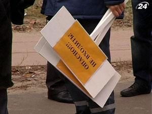 Луганск: у входа в поликлинику СЭС обнаружила открытый источник радиации Луганск: у входа в поликлинику СЭС обнаружила открытый источник радиации