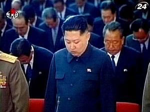 Мешканців КНДР закликають захистити нового вождя Мешканців КНДР закликають захистити нового вождя