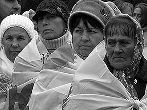 Біля Качанівської колонії "рухівці" вимагають волі для Тимошенко