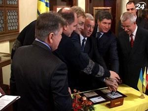 Во Львове отметили 20 годовщину украинско-польских дипломатических отношений Во Львове отметили 20 годовщину украинско-польских дипломатических отношений