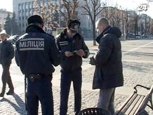 Міліціонери хотіли завадити розпивати алкоголь, а натомість опинились у лікарні Міліціонери хотіли завадити розпивати алкоголь, а натомість опинились у лікарні