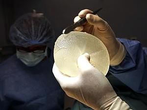 Франція: Імплантанти для збільшення яєчок від компанії PIP можуть також бути небезпечними