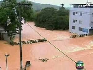 Юго-восток Бразилии пострадал от мощных наводнений