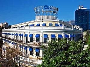 У Ялті п’яний уродинник "замінував" ресторан У Ялті п’яний уродинник "замінував" ресторан