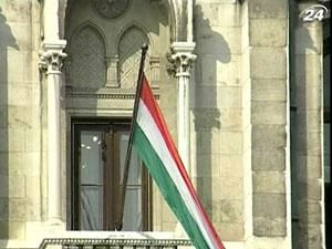 Fitch знизило суверенний рейтинг Угорщини з ВВВ- до ВВ+