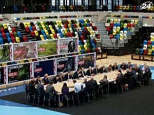 Великобританія: поліцейські пронесли муляж бомби на засідання кабміну Великобританія: поліцейські пронесли муляж бомби на засідання кабміну