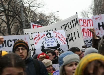 Табачник пояснив сьогоднішній пікет студентів важким похміллям Табачник пояснив сьогоднішній пікет студентів важким похміллям