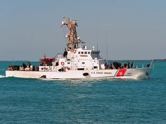 Американський катер врятував іранських моряків Американський катер врятував іранських моряків