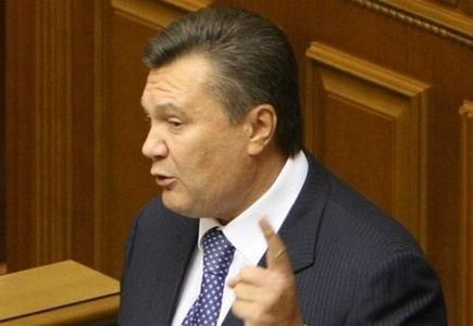 Ровенская оппозиция наколядовала Януковичу слуховой аппарат