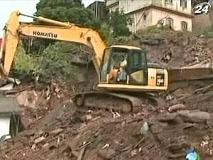 У Бразилії внаслідок зсуву ґрунту загинули більше 10 осіб У Бразилії внаслідок зсуву ґрунту загинули більше 10 осіб