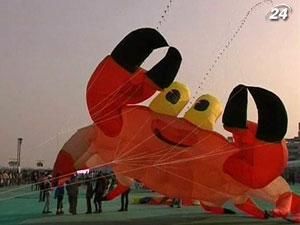 Індія приймає п’ятиденний фестиваль повітряних зміїв