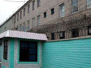 Качановскую колонию, в которой сидит Тимошенко, украсили цветами Качановскую колонию, в которой сидит Тимошенко, украсили цветами