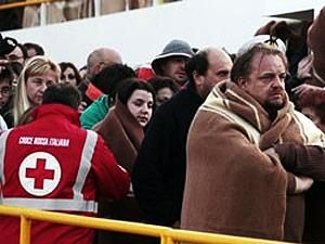 Італія: Круїзний лайнер перевернувся на бік Італія: Круїзний лайнер перевернувся на бік