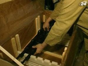 В России 79 автоматов Калашникова едва не выбросили в мусор В России 79 автоматов Калашникова едва не выбросили в мусор