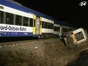 В Германии поезд столкнулся со стадом коров, 1 человек погиб