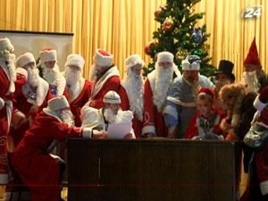 Діди морози з різних куточків світу з'їхались на казковий саміт у Вінницю Діди морози з різних куточків світу з'їхались на казковий саміт у Вінницю