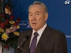Казахстан: За депутатські крісла борються сім політичних партій