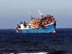 Біля Албанії вибухнув танкер з українцями на борту
