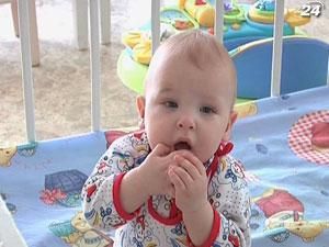 Українці стали менше всиновлювати дітей Українці стали менше всиновлювати дітей