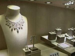 Выручка крупнейшего производителя ювелирных украшений Richemont выросла на 24% Выручка крупнейшего производителя ювелирных украшений Richemont выросла на 24%