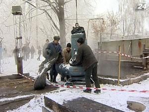 У Києві прорвало колектор на станції аерації У Києві прорвало колектор на станції аерації