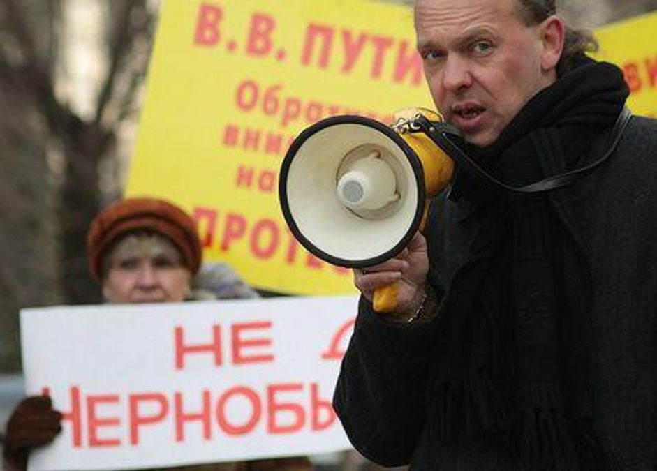 Из Петербурга в Сибирь железной дорогой перевезут 20 тысяч тонн ядерных отходов Из Петербурга в Сибирь железной дорогой перевезут 20 тысяч тонн ядерных отходов
