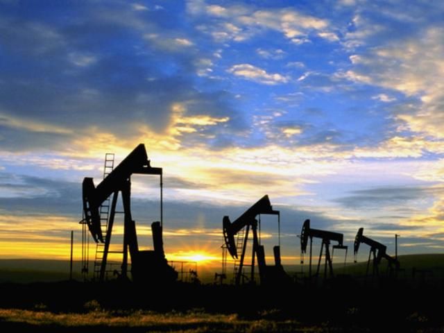Об'єми продажу нафти падають до показників 2008 року