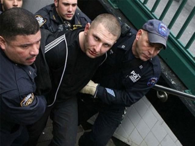 В США посадили украинского мигранта на 200 лет В США посадили украинского мигранта на 200 лет