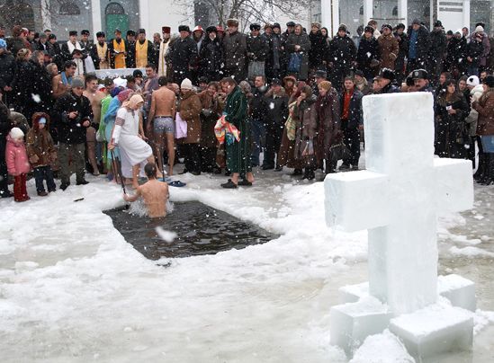 Янукович привітав з Водохрещем Янукович привітав з Водохрещем